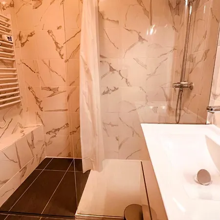 Apartamento Spacieux Avec Terrasse, à 150m De La