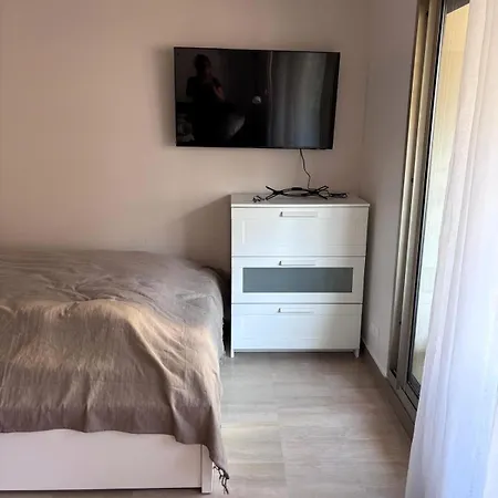 Spacieux Avec Terrasse, à 150m De La Antibes