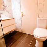 Spacieux Avec Terrasse, à 150m De La *